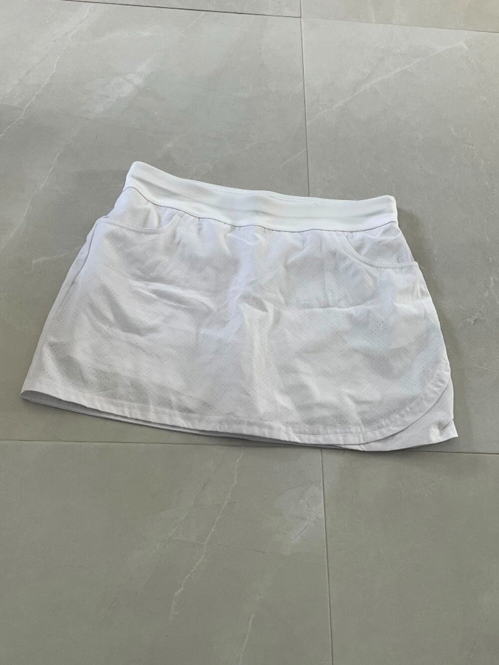 Callaway White Perforated Golf Skort / Athletic Skirt (Size M)
